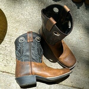 Cowboy/cowgirl boots